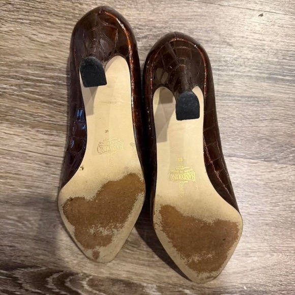 Bandolino Vintage Brown Embossed Patent Leather Pumps Made in Spain - Picture 2 of 5